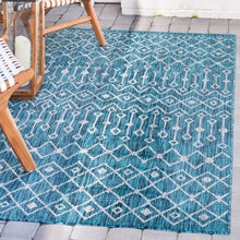 Load image into Gallery viewer, Outdoor Tribal Trellis Rug in Teal