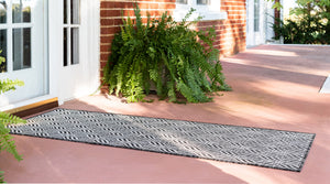 Outdoor Deco Trellis Rug in Charcoal
